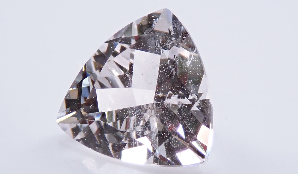 ダンビュライト　ルース