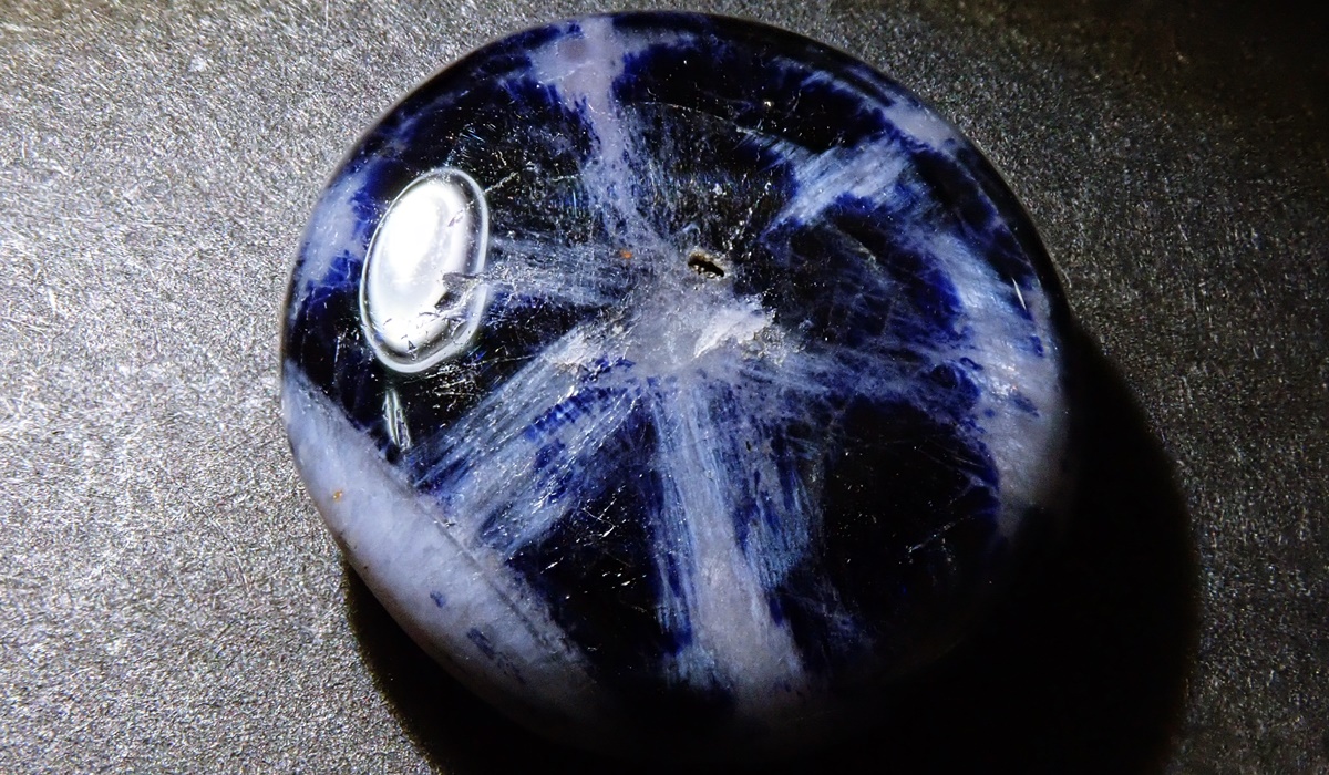 トラピッチェサファイア　ルース