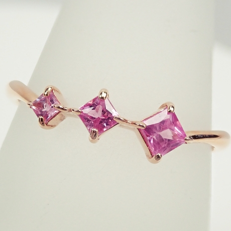 ピンクサファイア リング